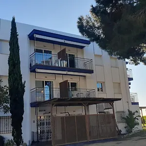 Les Roques Apartment